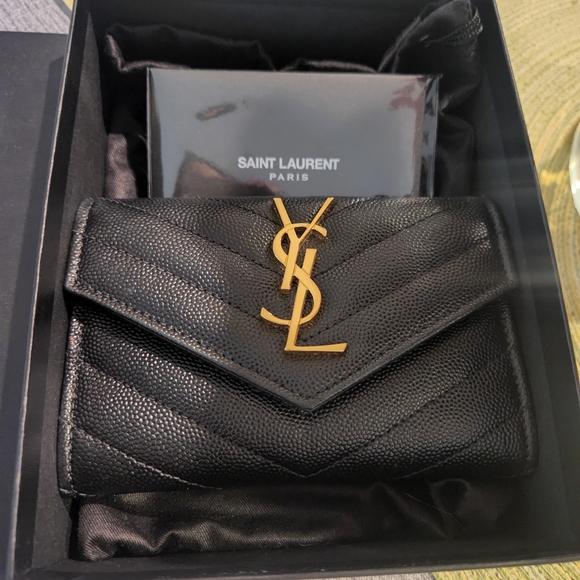 Saint Laurent Small Envelope Matelasse Wallet - Picture 2 of 14